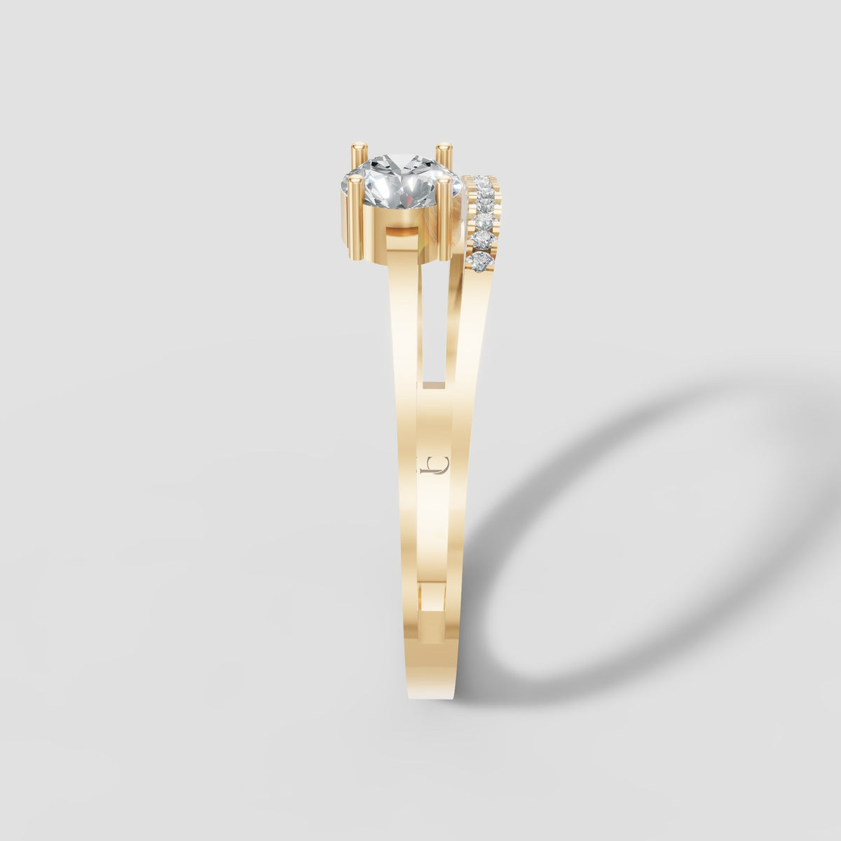 Aria Oval Halo in Yellow Gold