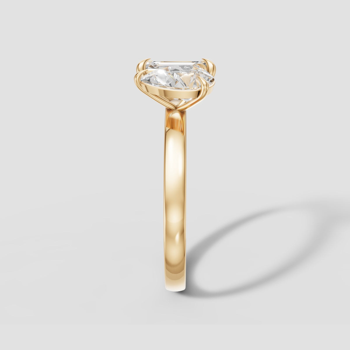 Duet Pear and Emerald Ring in Yellow Gold