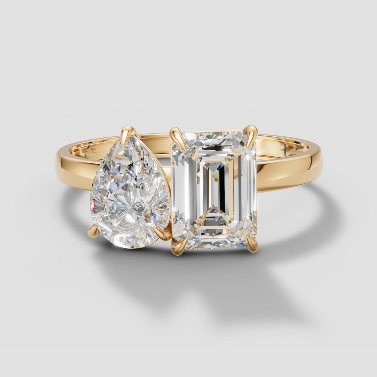 Duet Pear and Emerald Ring in Yellow Gold