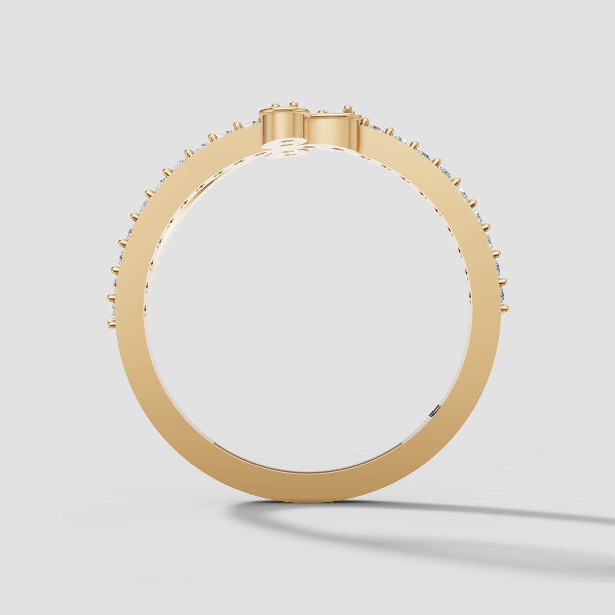 Fleur Clover Pave Ring in Yellow Gold
