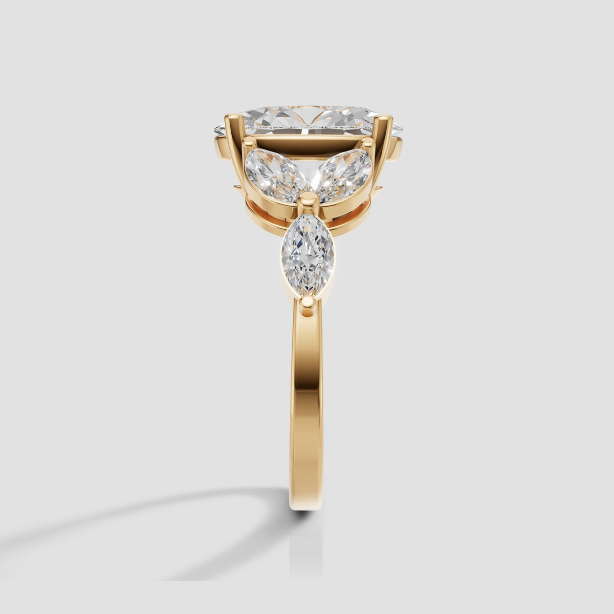Freya Oval and Marquise Ring in Yellow Gold