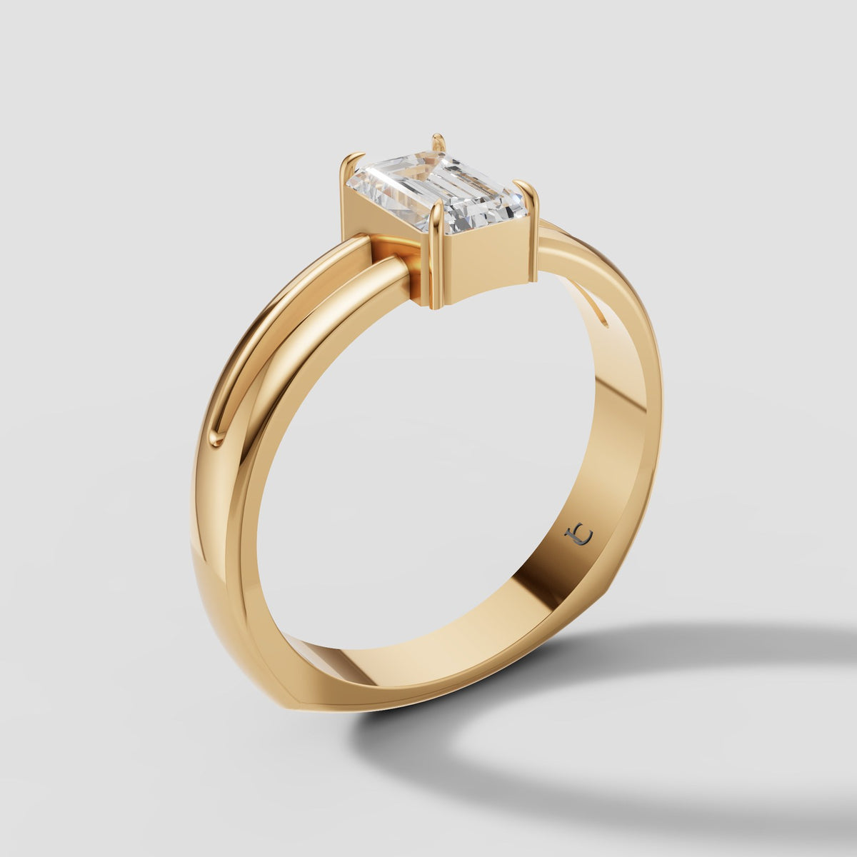 Greta Emerald Wide Band in Yellow Gold