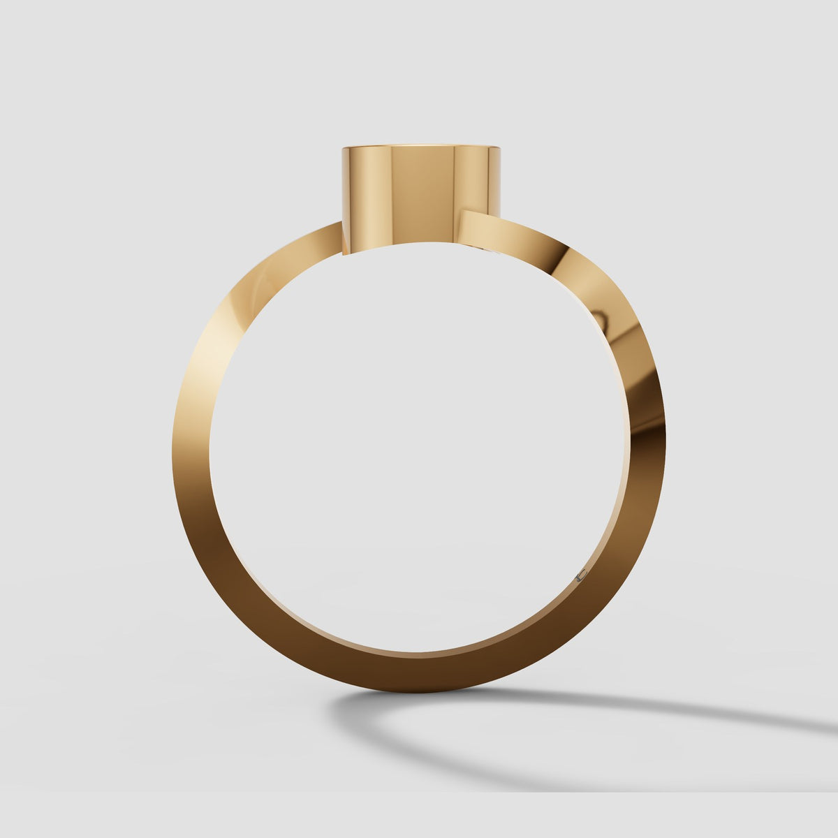 Saskia East West Oval in Yellow Gold