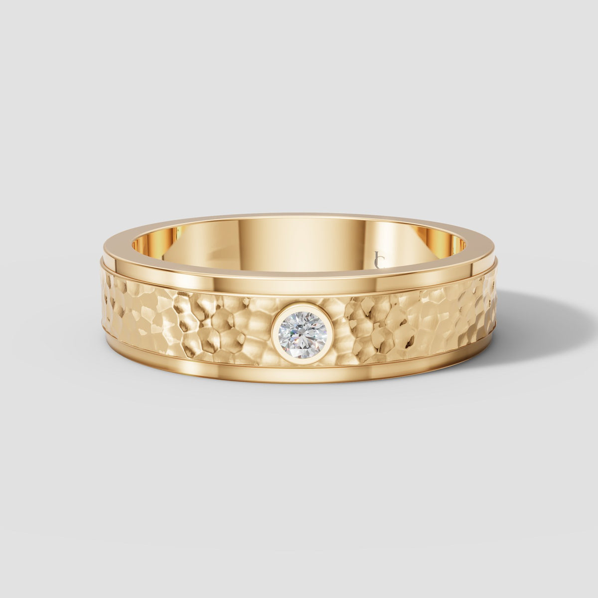 Silas Hammered Band in Yellow Gold