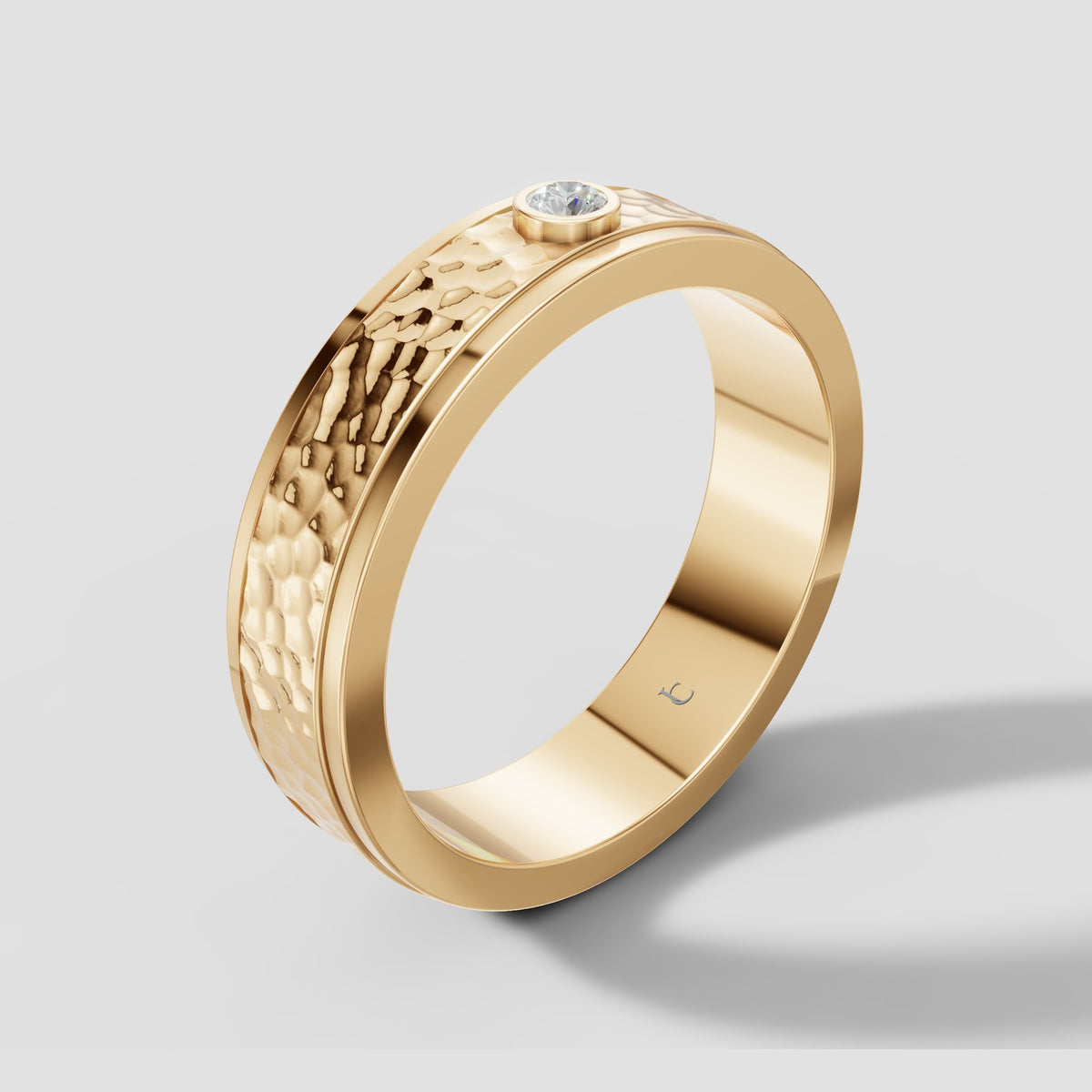 Silas Hammered Band in Yellow Gold