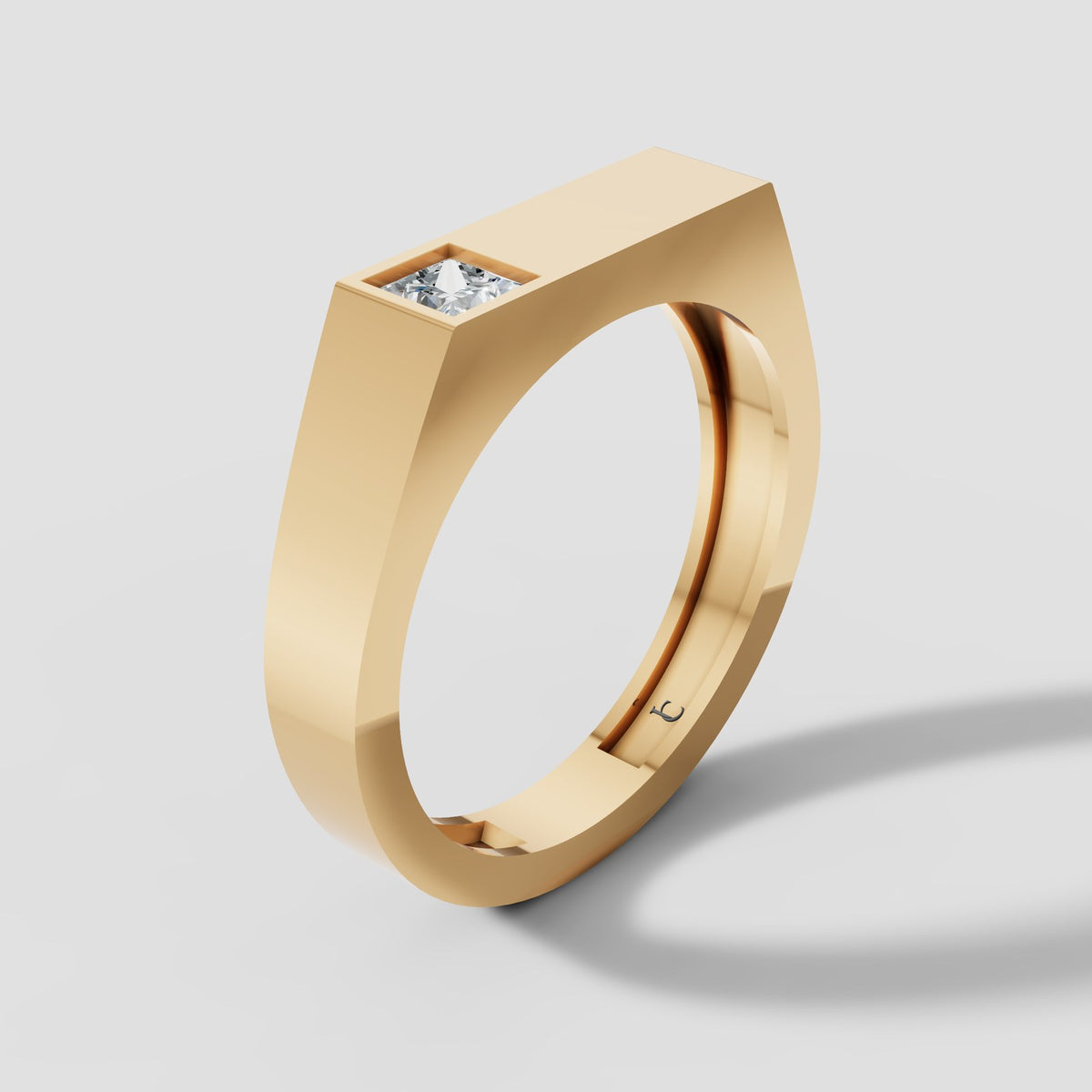 Theo Princess Bar Ring in Yellow Gold