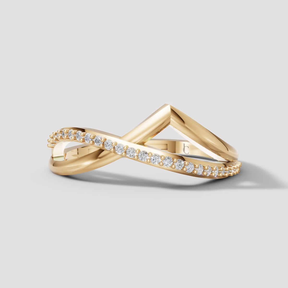 Vela Chevron Stacker in Yellow Gold