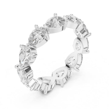 Vera Solitaire in White Gold
